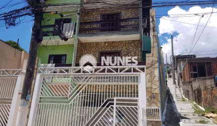 Ótimo sobrado com 3 dorms no Padroeira - Osasco