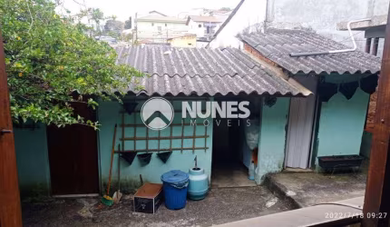 Casa Térrea  -  344 m²,  com 3 dormitórios - Quintal amplo