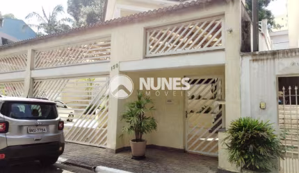 Maravilhosa Casa com excelente acabamento - 3 suítes e 4 vagas de garagem - Ótima localização,