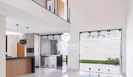 Casa à venda no Porto Real em Varginha com piscina, churrasqueira, 3 quartos, 1 suíte e 4 vagas
