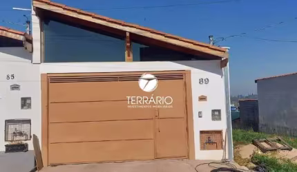 Casa à venda no Belo Horizonte em Varginha com 2 quartos, 1 banheiro, churrasqueira e 2 vagas