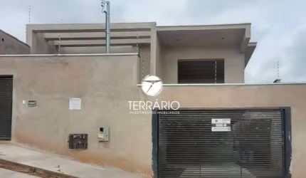 Casa à venda no Parque Boulevard em Varginha com churrasqueira, 3 quartos, 1 suíte, 2 banheiros e 2 vagas