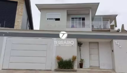 Casa à venda no Alta Villa em Varginha com piscina, sauna, churrasqueira, 3 quartos, 1 suíte e 3 vagas