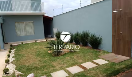 Casa à venda no Belo Horizonte em Varginha com churrasqueira, 3 quartos, 1 suíte, 2 banheiros e 3 vagas