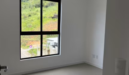 *Apartamento NOVO com 3 dormitórios sendo uma suíte*