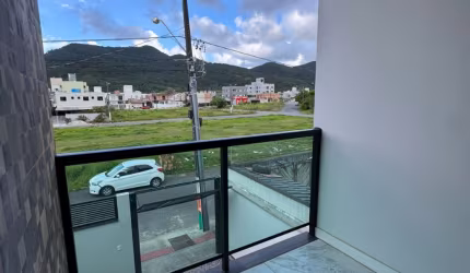 SOBRADO COM ACABAMENTO INCRIVEL