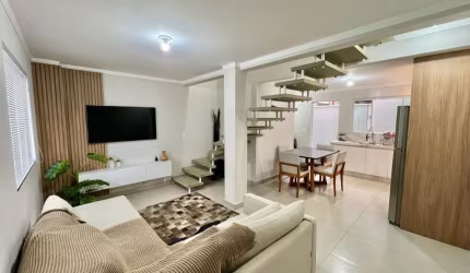LINDO SOBRADO SEMIMOBILIADO A VENDA COM 2 SUÍTES NO RIO PEQUEN