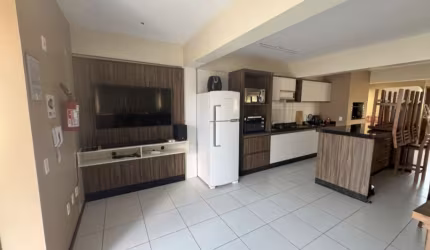 Apartamento com 2 dormitórios com móveis planejados