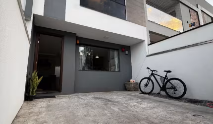 LINDO SOBRADO SEMI MOBILIADO COM 2 SUÍTES
