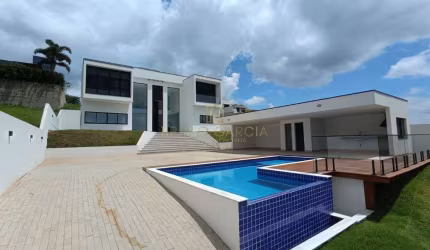 Imperdível Casa em Condomínio à Venda em Atibaia-SP, no Condomínio Residencial Shamballa III: 3 Quartos, 3 Suítes, 3 Salas, 6 Banheiros, 2 Vagas, 279m²!