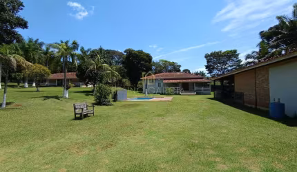 Chácara de Luxo em Ponte Alta, Jarinu-SP: 6 Quartos, 2 Suítes, 4 Salas, 5 Banheiros, 2 Vagas - 1.000 m² de Área