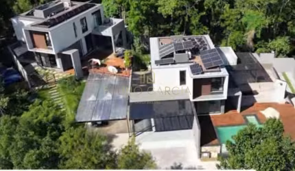 Casa de Luxo em Condomínio na Cidade Satélite, Atibaia-SP: 4 quartos, 4 suítes, 3 salas, 5 banheiros, 3 vagas - 285m².
