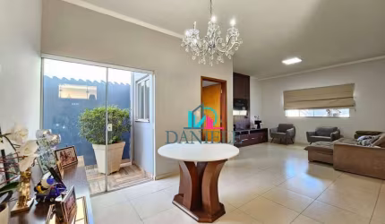 Casa com piscina no Cambuy