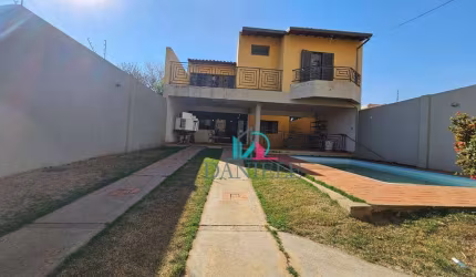 Casa com 4 dormitórios à venda, 245 m² por R$ 900.000,00 - Residencial Cambuy - Araraquara/SP