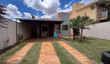 Casa com 3 dormitórios à venda, 158 m² por R$ 600.000,00 - Condomínio Flamboyant - Araraquara/SP