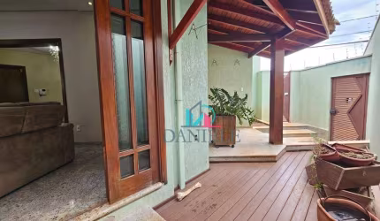 Casa com 3 dormitórios à venda, 206 m² por R$ 580.000 - Jardim Botânico - Araraquara/SP