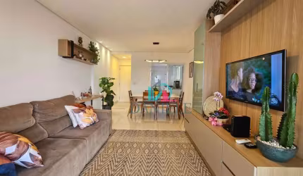 Apartamento com 3 dormitórios localizado no Edifício Carlos Gomes.