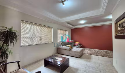 Casa com 3 dormitórios à venda, 209 m² por R$ 440.000,00 - Jardim Cristo Rei (Vila Xavier) - Araraquara/SP