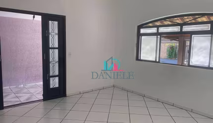 Casa com 4 dormitórios à venda, 228 m² por R$ 360.000,00 - Jardim Eliana - Araraquara/SP