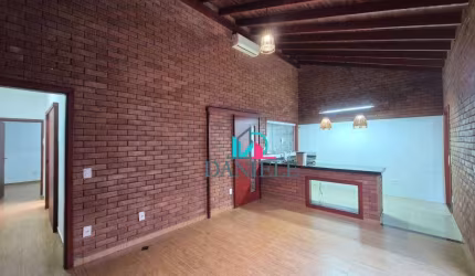 Casa térrea com 2 dormitórios localizada no Jardim Maria Luiza IV.