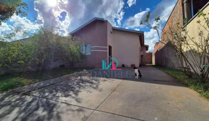 Casa térrea com 3 dormitórios localizada no condomínio Sollaris.