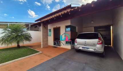 Casa térrea com 2 dormitórios localizada no Jardim Águas do Paiol.