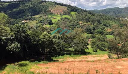Terreno à venda no bairro Cachoeirinha em Pinhalzinho/SP
