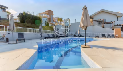 Casa Cond Clube Paysage Sunrise - 150m2, 04 quartos (02 suítes), 03 Vagas, Ar-Condicionado, Piscina, Jardim