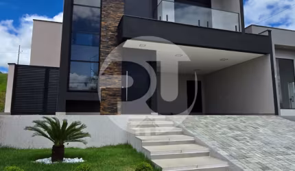 Linda Casa à Venda no Condomínio Reserva do Vale em Caçapava