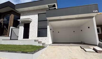 Casa  térrea a venda em Condomínio Fechado em Caçapava - SP