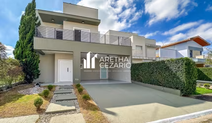 Sobrado Alto Padrão com 03 dormitórios à venda, 250m² - Condomínio Residencial Jatobá- Taubaté - SP