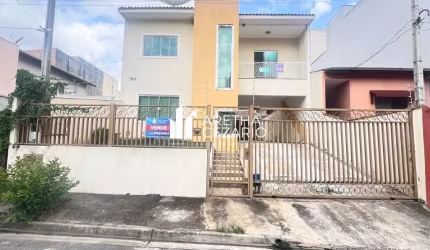 Sobrado com 03 Dormitórios sendo uma suíte à venda, 240 m² por R$ 840.000 - Bosque Flamboyant - Taubaté - SP