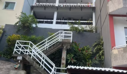 Vendo Excelente casa em condomínio