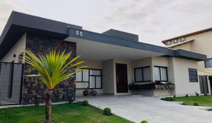 Linda Casa térrea no Condomínio Ecopark Bourbon, em Caçapava.
