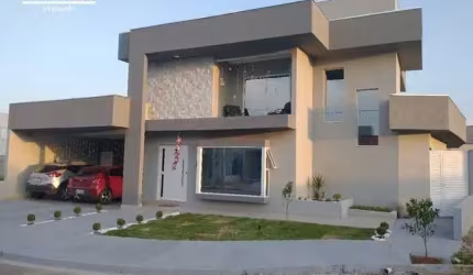 Casa térrea com mezanino. Três quartos amplos com Suite master