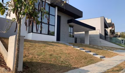 Casa térrea no bairro do Urbanova com 3 dormitórios , sendo 3 suítes,