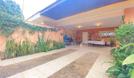 Casa no bairro Jardim Esplanada em São José dos Campos