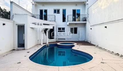 Sobrado a venda no Vila Branca - 2 Dormitórios - Piscina - Jacareí