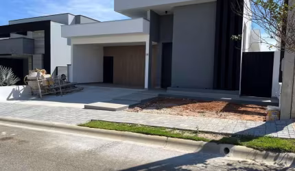 Casa Térrea no Condomínio Santa Mônica