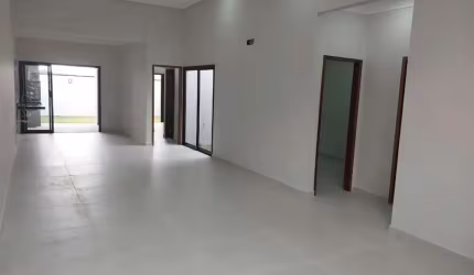 Casa térrea a venda com 3 dormitórios, recém construída.