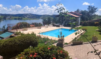 Linda Casa no Condomínio Portal de Igarata 2156 m² AT Igarata SP