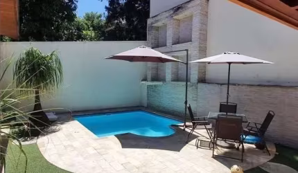Sobrado em condominio a venda no Urbanova