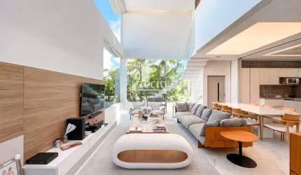 Casa a venda no condomínio Alphaville 2 no Urbanova com 906m2 área terreno, 416m2 área de construção, 3 suites, 5 vagas de garagem