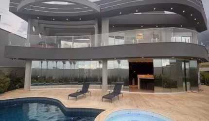 Belíssima casa moderna a venda localizada no RESIDENCIAL ECOPARK BOURBON, conta com 4 suítes!