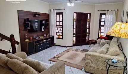 Sobrado de Rua Pública 3 Dormitórios 1 suíte a.c.175 m² Altos de Santana Jacareí SP