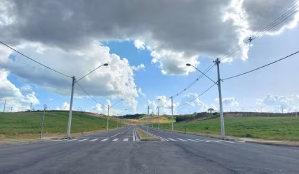 Terreno comercial à venda no Recanto da BaronesaJardim Portugal, SJCampos