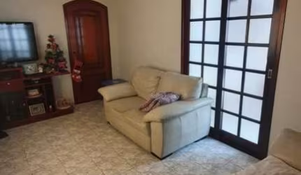 Casa à venda com 3 dormitórios em Vila Tesouro em São José dos Campos.