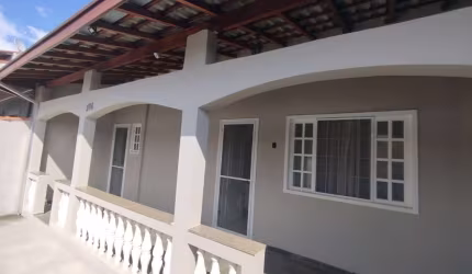 Casa no bairro do Vista Verde com 2 dormitórios e uma edicula nos fundos.