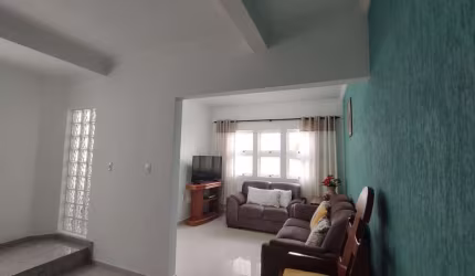 Casa à venda  com 2 suítes no Jardim Santo Onofre em São José dos Campos