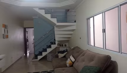 Sobrado com 3 dormitórios no Vista Linda em São José dos Campos
